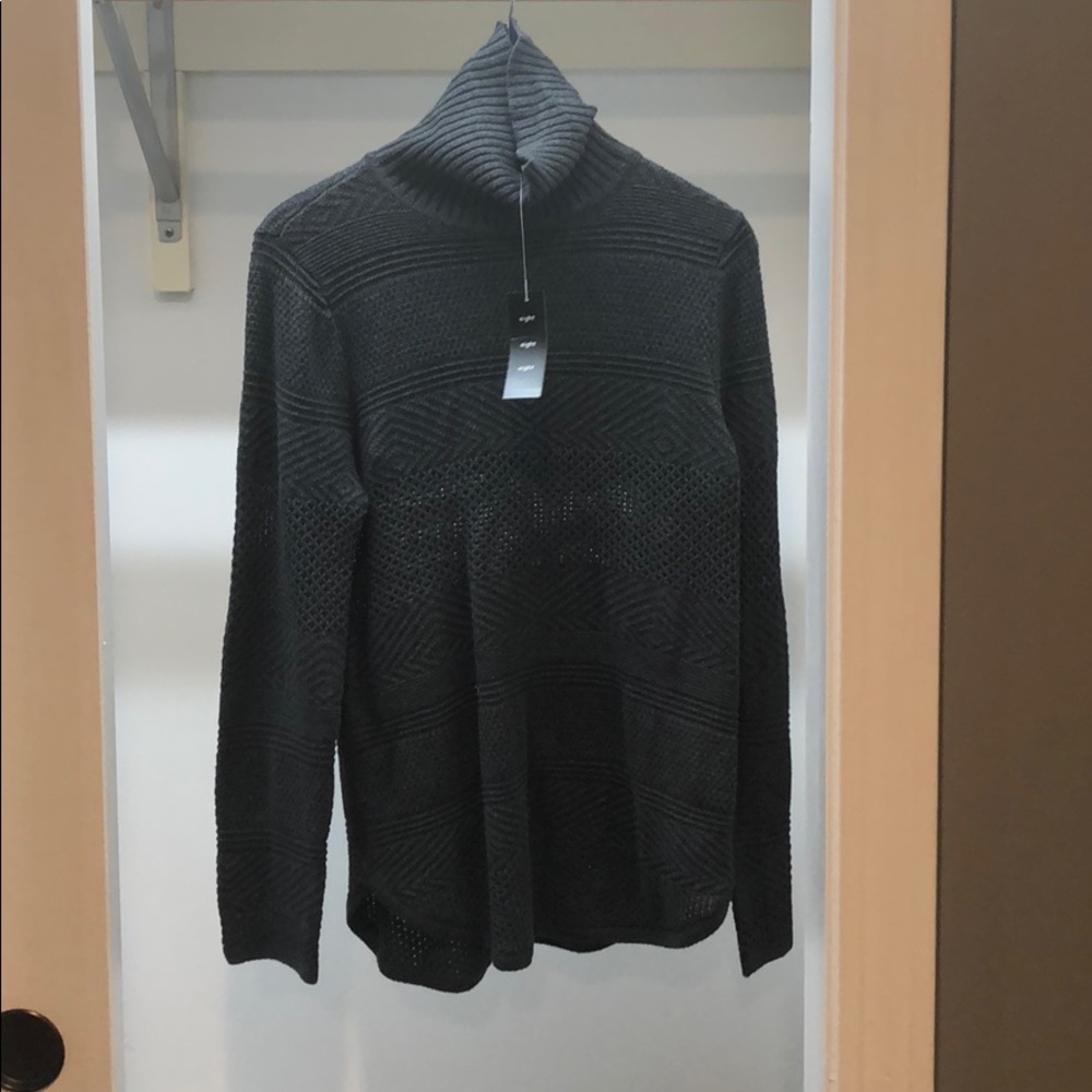 Turtle neck long sleeve